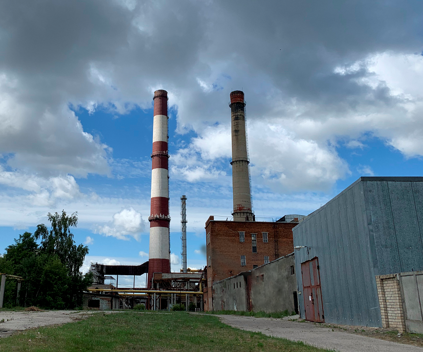 На Тамбовской ТЭЦ  демонтируют выведенную из эксплуатации дымовую трубу  